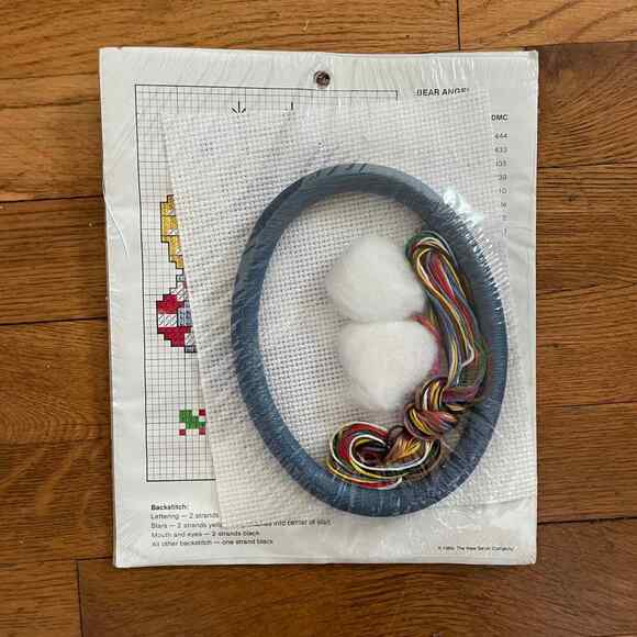 Merry Christmas Vintage Counted Cross Stitch Kit by New Berlin Company - Holiday - Picture 5 of 6